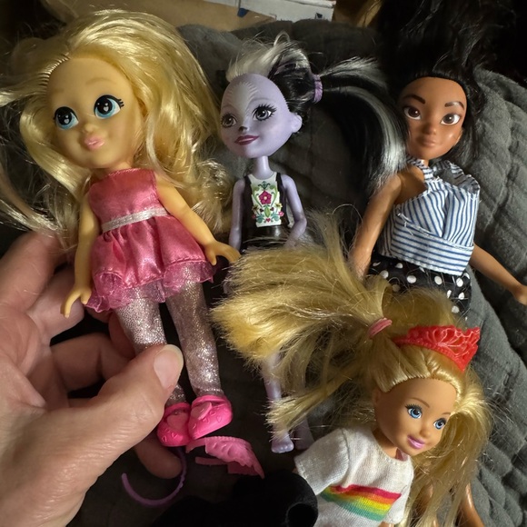 15‎ Mixed Doll Assortment - Picture 4 of 16